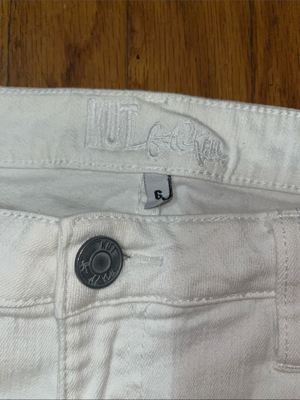 Kut By The Kloth Classic White Denim Jean Shorts Size 6 - Picture 5 of 10